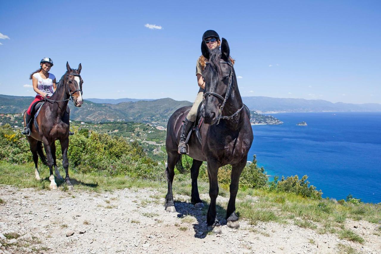 Il Villaggio Di Giuele Finale Ligure Εξωτερικό φωτογραφία